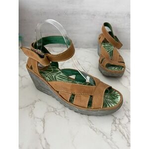 Fly London Sandals Sz 40 (US 9-9.5) Beige Leather Wedge Mid Heel Strappy Boho